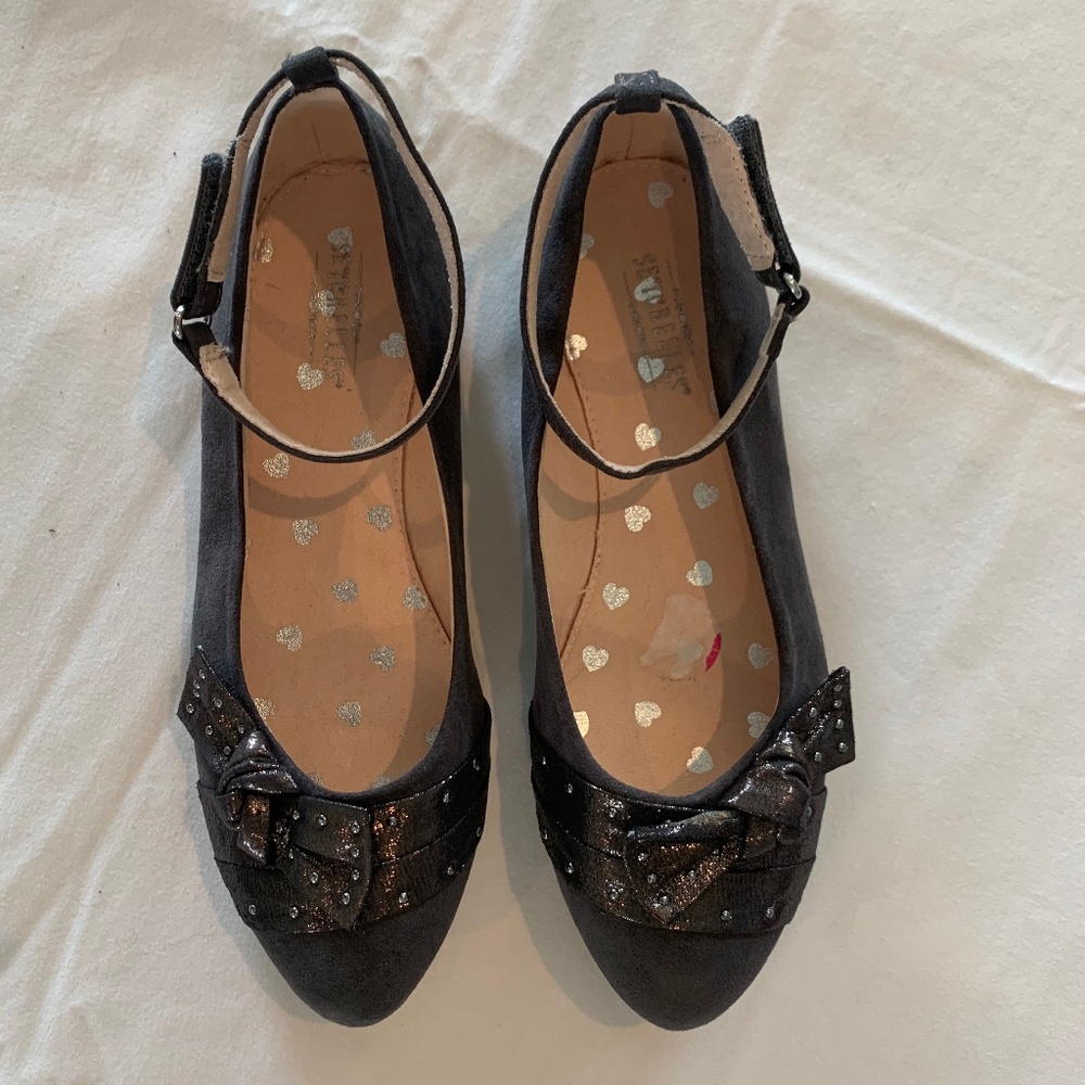 Grey Strap Flats with Bow